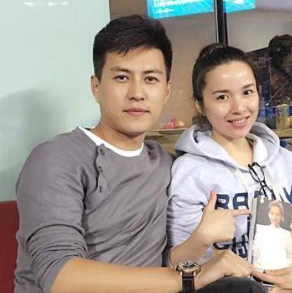 曾因吻戏被富豪分手,她如今却被靳东宠,还有"最帅星二代"儿子_李佳