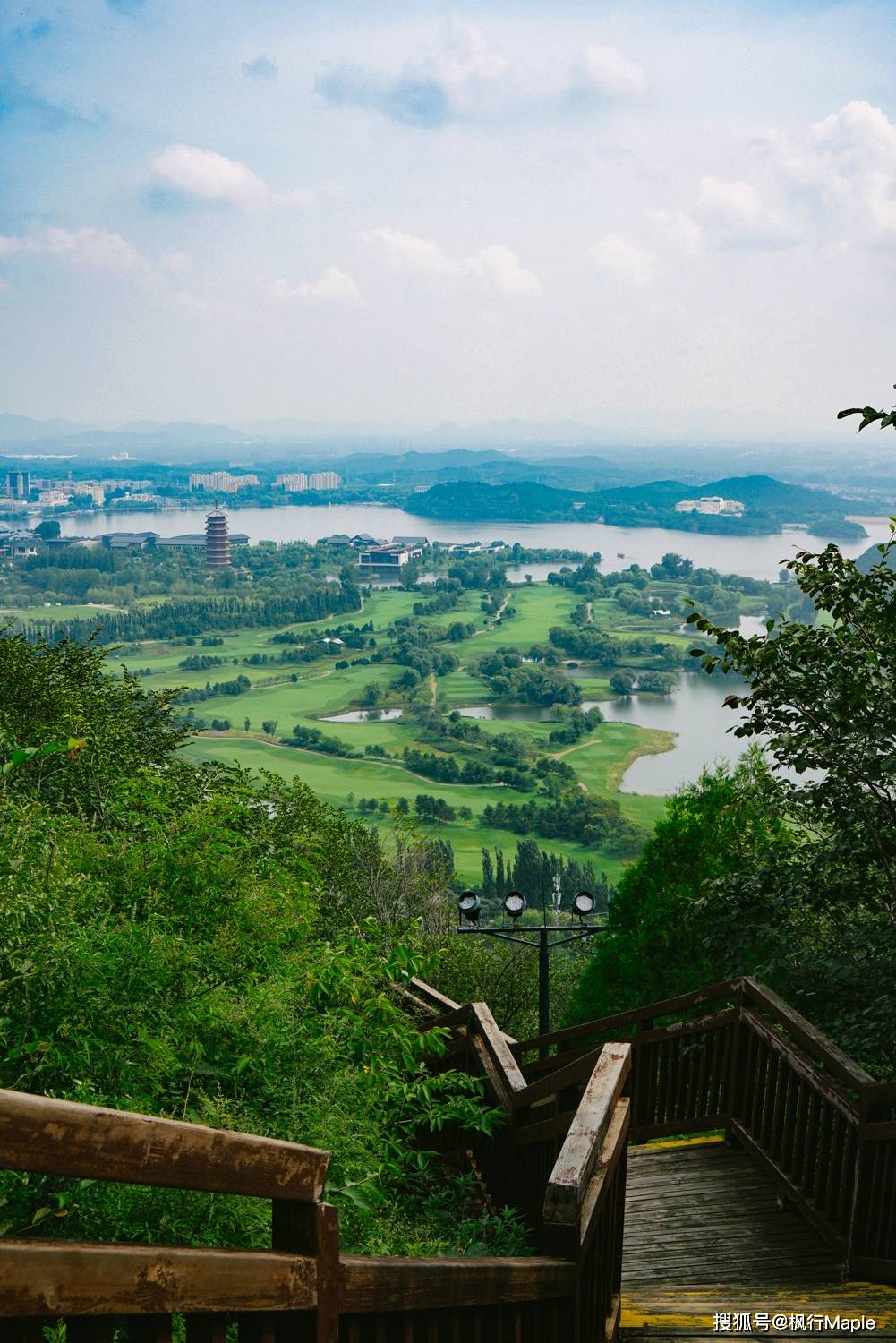 仲夏也能登山?北京怀柔,雁栖湖西山步道,零难度_栈道_公园_森林