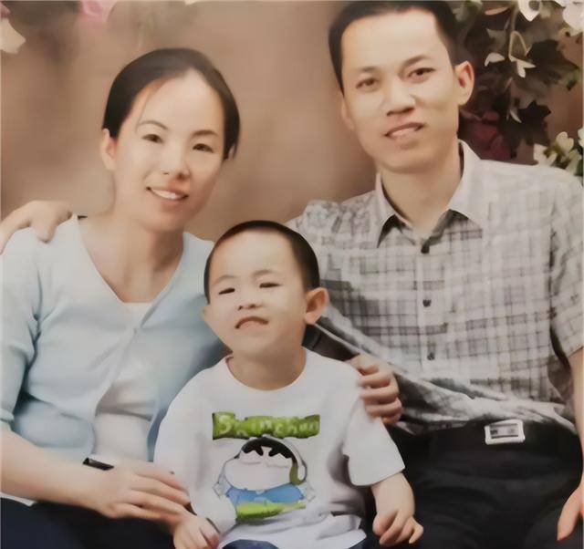 妻子夏宜:参与重要航天工作,气质高雅,貌美端庄_丈夫_英雄_刘伯明