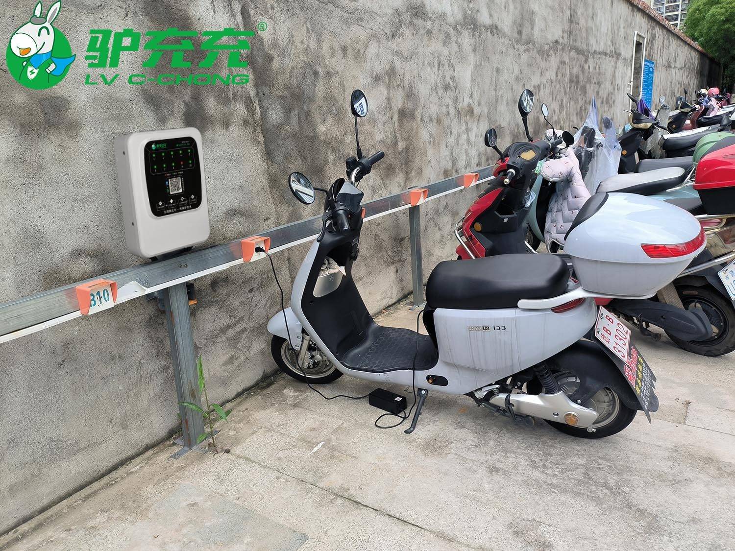 电动车充电怎样充对电池最好老师傅三个建议