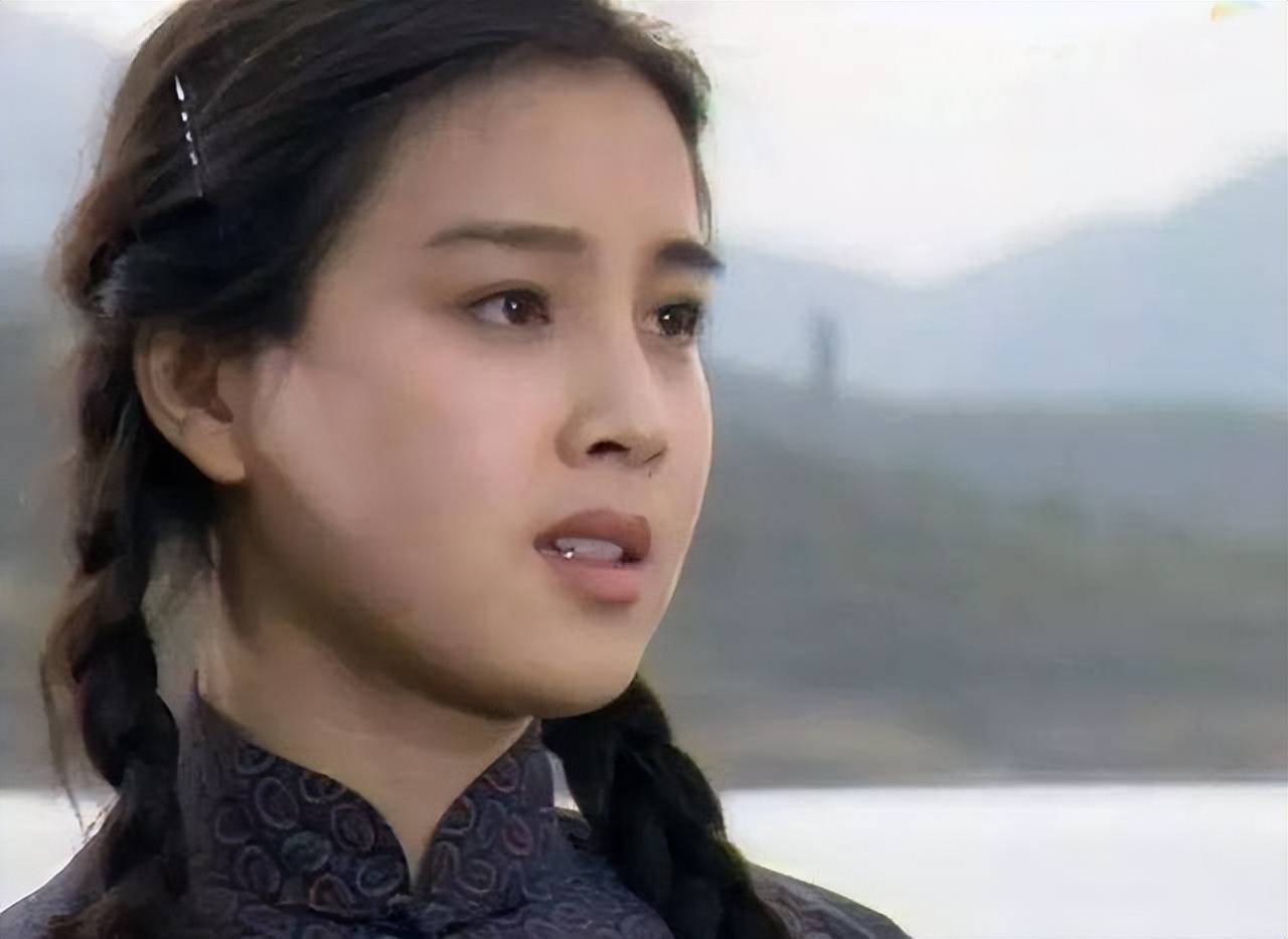 原创离婚多年赵明明带着女儿52岁依旧单身英宁很快结婚生活幸福