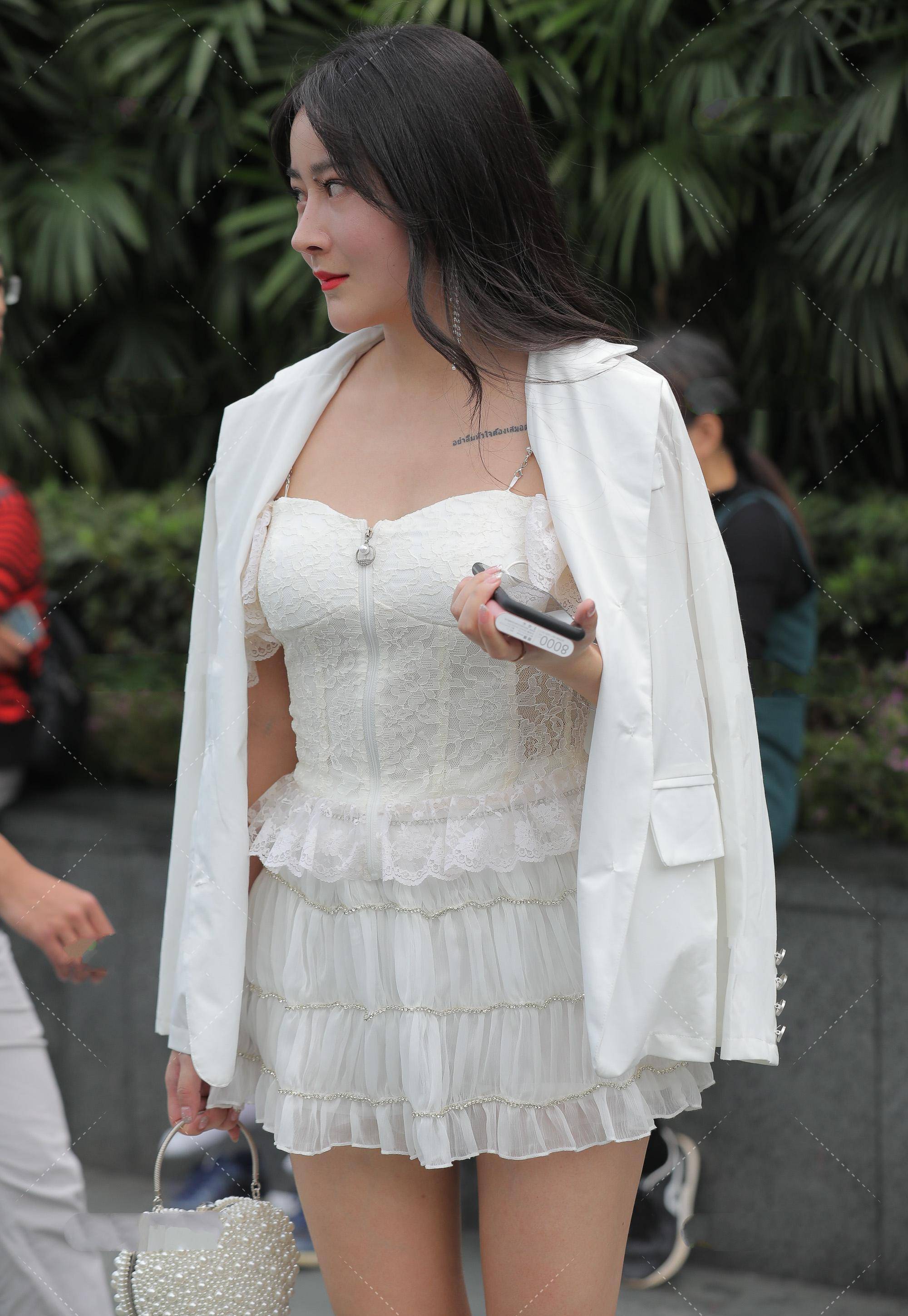 原创白色时尚蓬蓬裙搭配白西装优雅时尚可爱高雅尽显女神气质