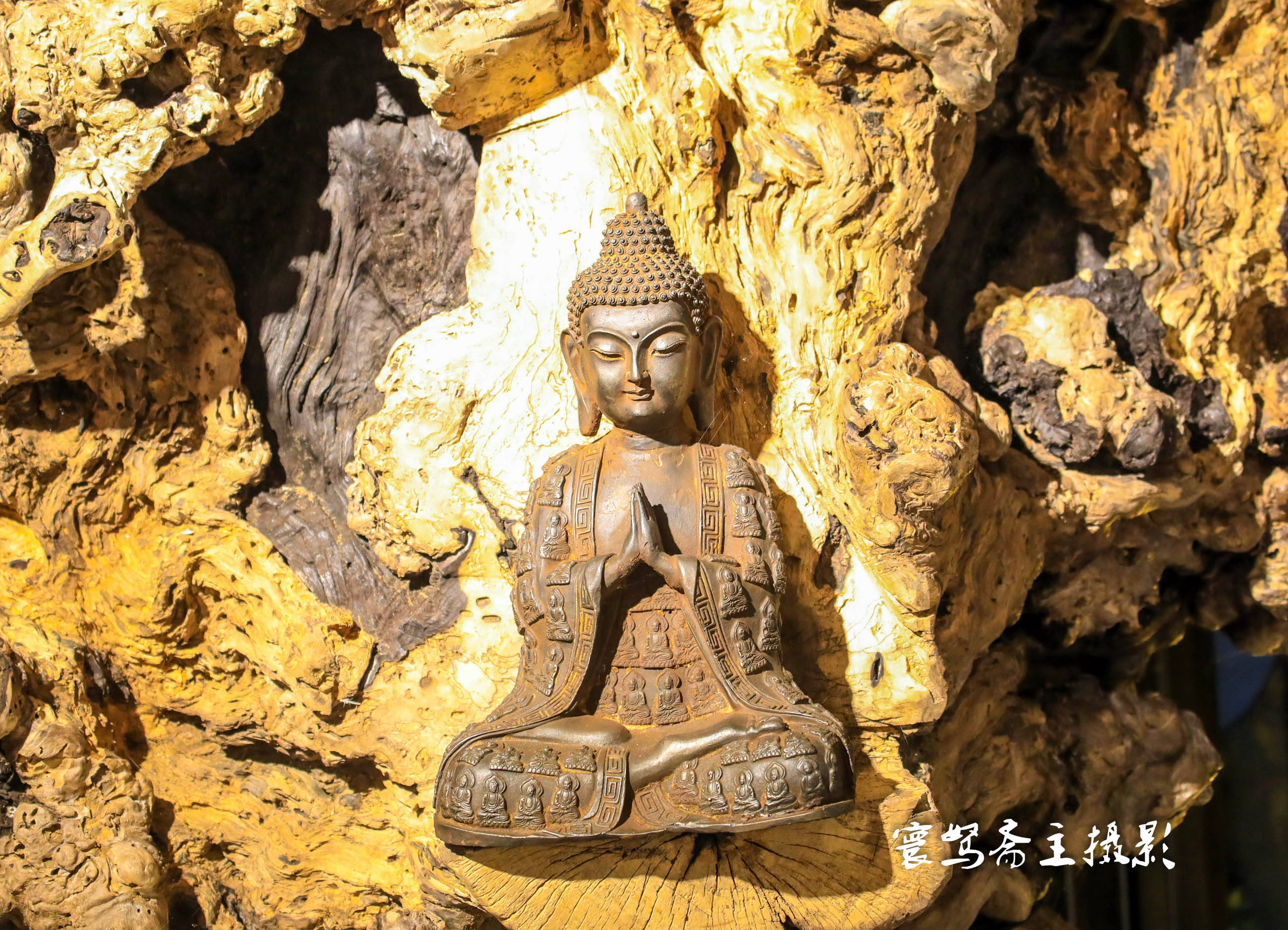 原创在寺院里拍照为什么不能正面去拍室内的佛像这些禁忌你知道吗