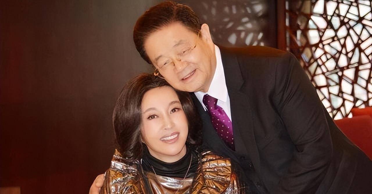 富豪王晓玉:爱慕刘晓庆20余年,70岁风风光光把她娶回家_香港_自传
