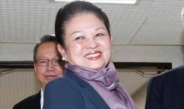 原创离异带娃仍嫁入豪门被富豪丈夫宠爱50年李宝珠的心机不容小觑