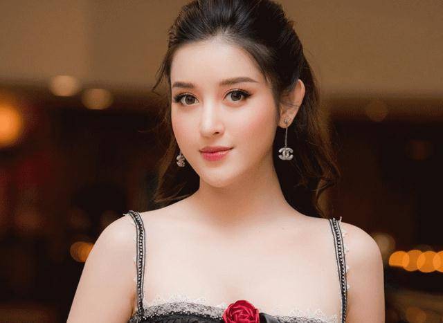 "富豪狙击手"阮宣眉,颜值出众气质佳,40岁嫁90后小鲜肉_时候_女生