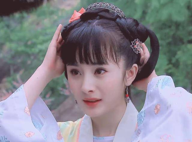 未经雕饰的她,如出水的芙蓉一样水灵灵_齐刘海_头发_剧中