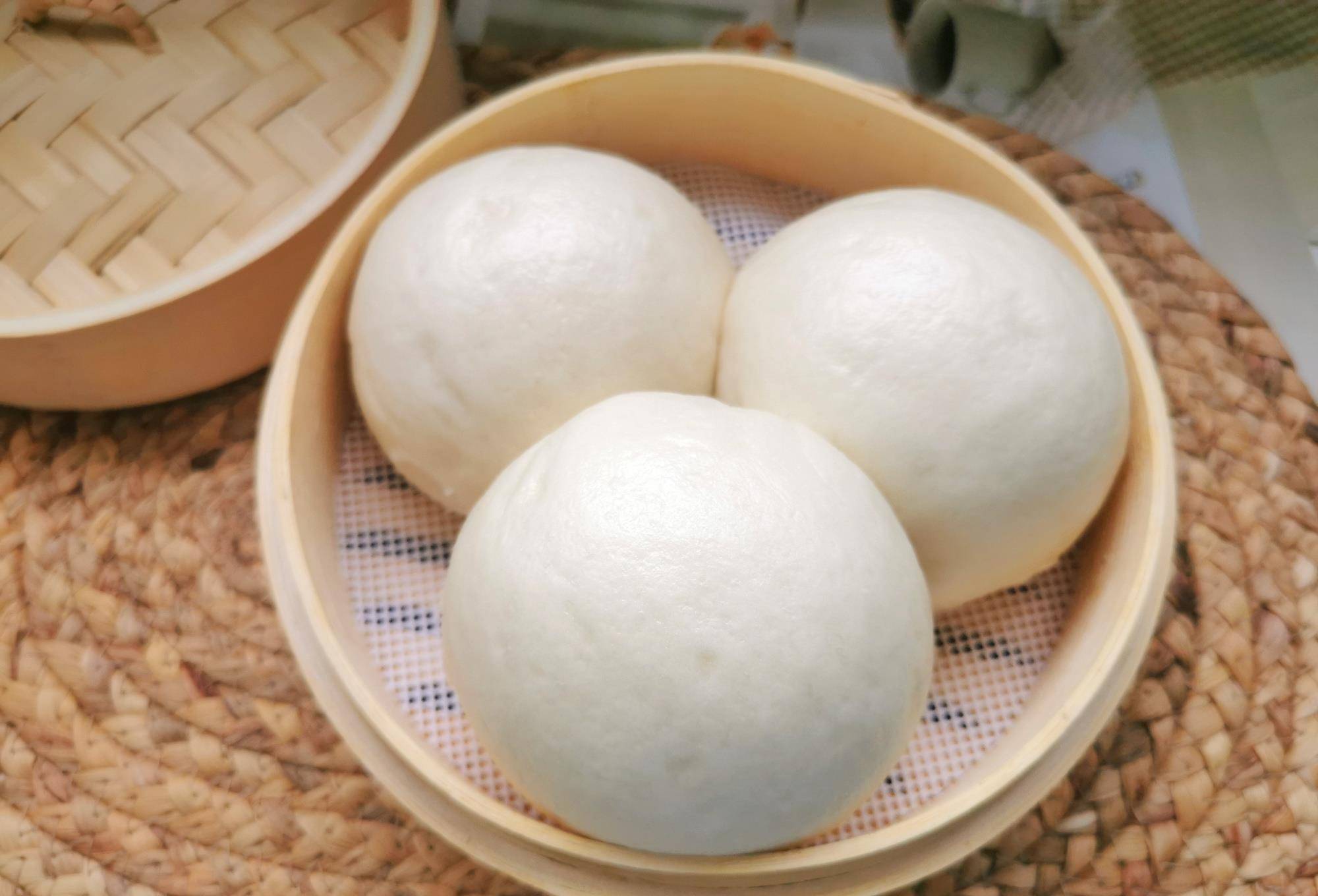 用酒酿做馒头,比传统馒头更绵软,自然香甜,刚出锅老公连吃4个