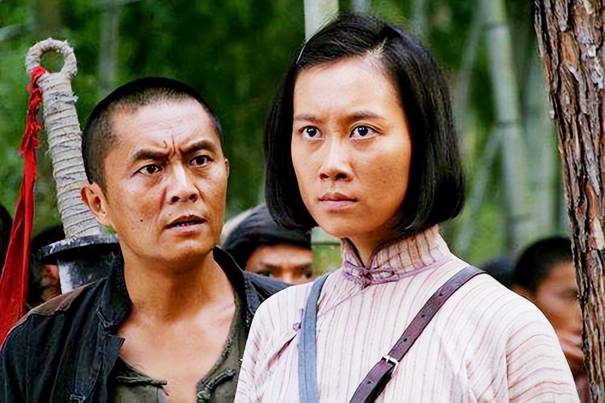 常戎,温峥嵘《洪湖赤卫队》剧照在该剧中,常戎饰演男一号"刘闯",他将