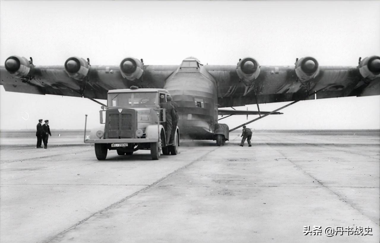 二战最大的陆基运输机滑翔机改装而来的me323