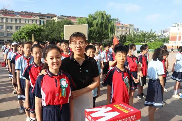 潍坊中新双语学校举行2016级毕业典礼