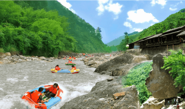 浙江一避暑胜地走红，3公里漂流吸引大量游客，风景优美值得一去