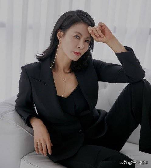 陈熙琼今年53岁,曾出演过《三流之路》,《我们,爱过吗 》等经典韩剧