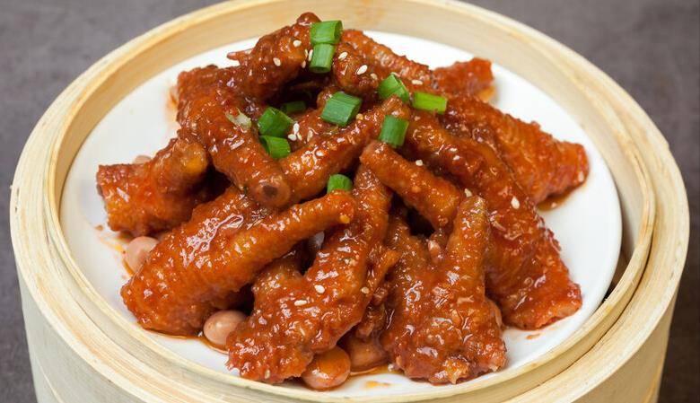 快过年了,教你做广式豆豉蒸凤爪,软嫩脱骨很入味,寓意来年抓财