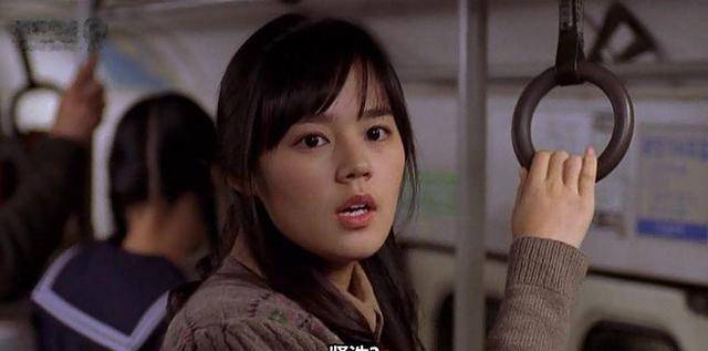 2004年年底凭借"姜银波"这一角色,韩佳人在kbs演技演技大赏中获得了