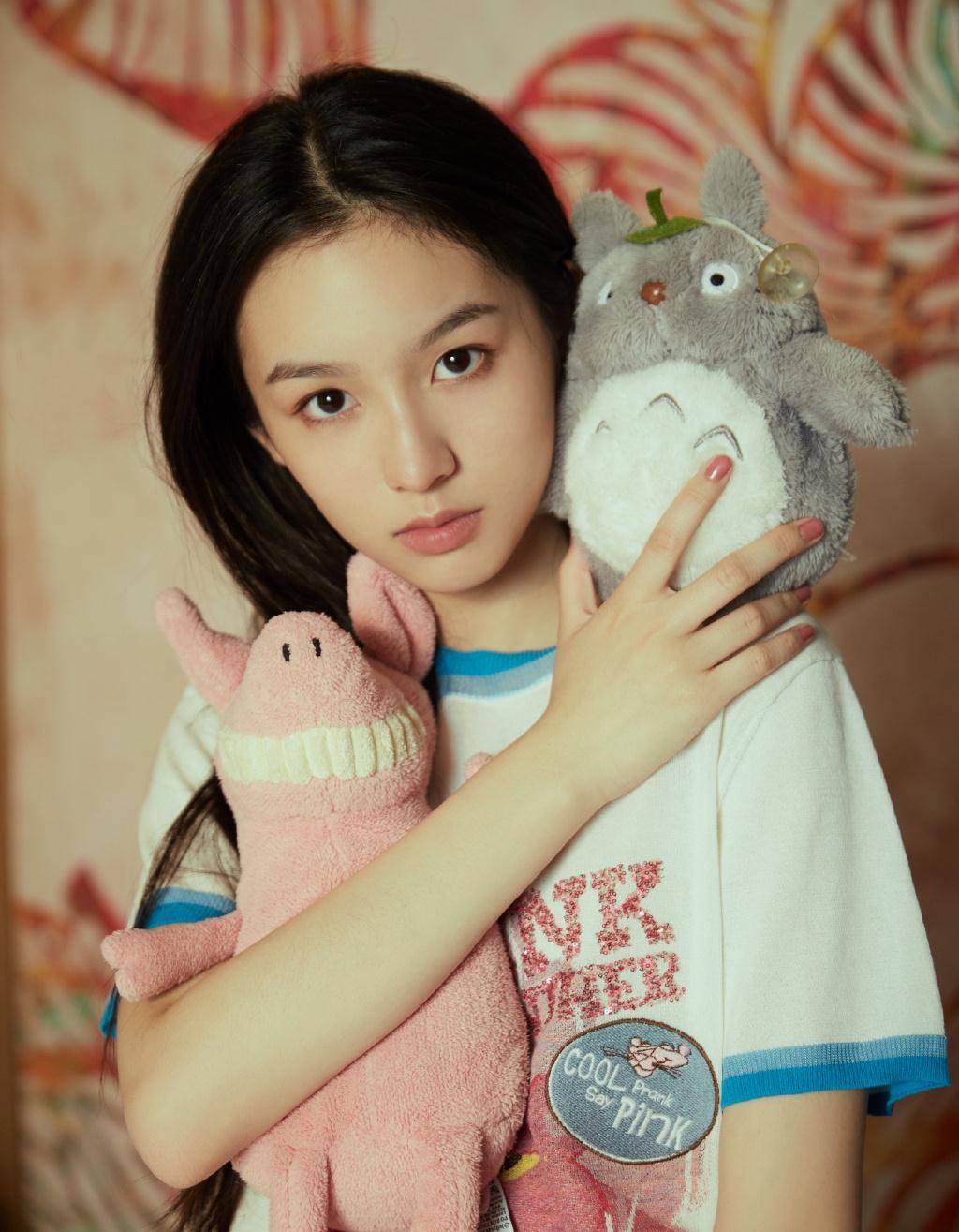 暖心的"天使"周也,怎么靠着一张冷拽脸美晕全网_调整_彭楚粤_妹妹