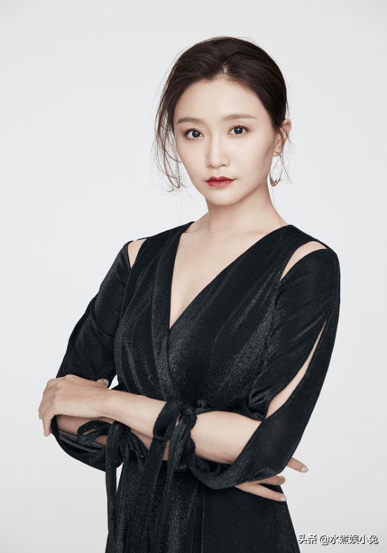 傅淼淡雅,章涛帅气,她撞脸师妹海清,这7位实力演员何时被发现_武笑羽