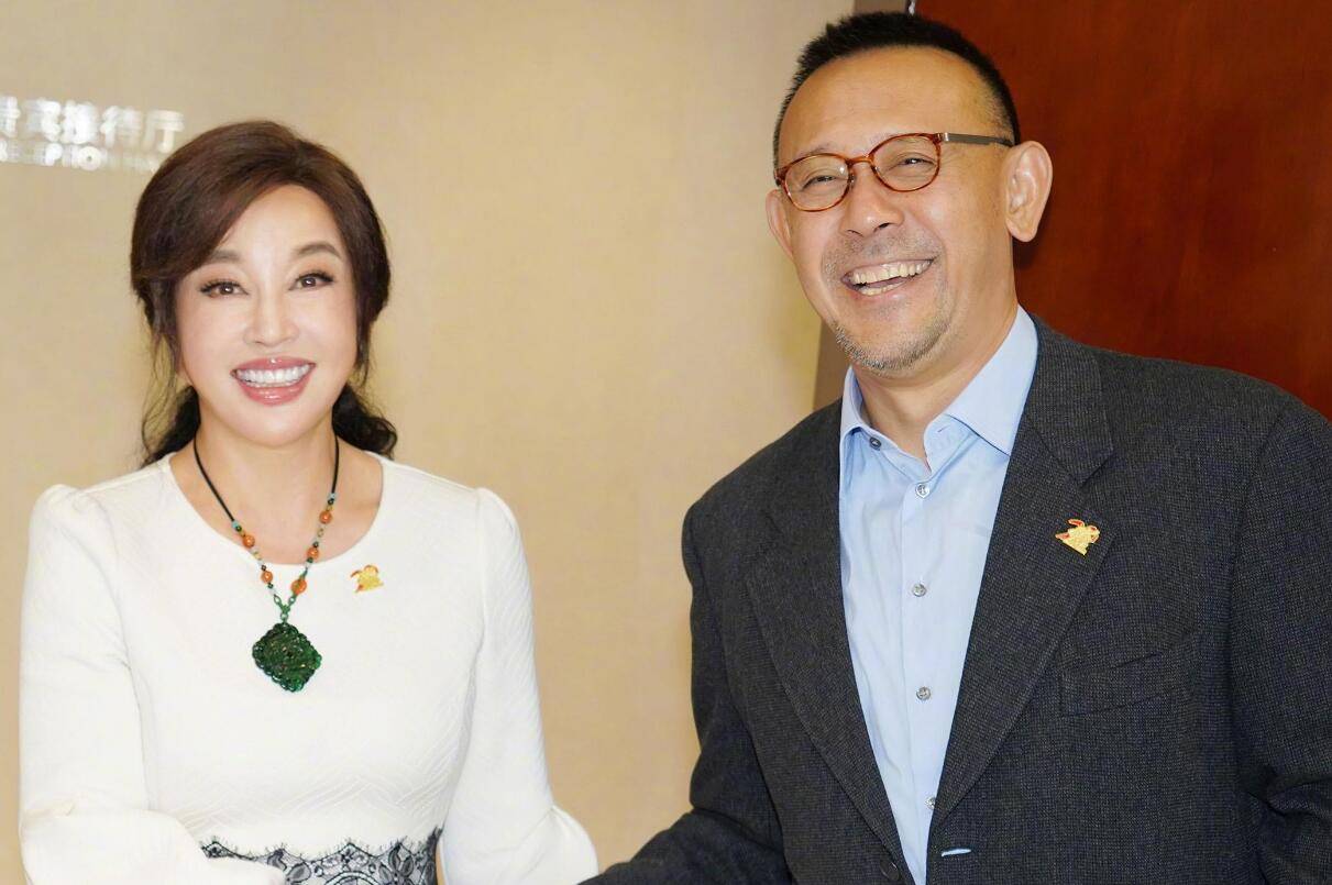 原创刘晓庆为什么结婚4次爱过6位男人60岁的她又为何能嫁给顶级富豪