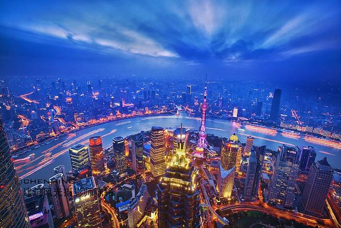 上海成为著名旅游城市,具有高档的用餐体验,衣食住行相当方便_购物_中