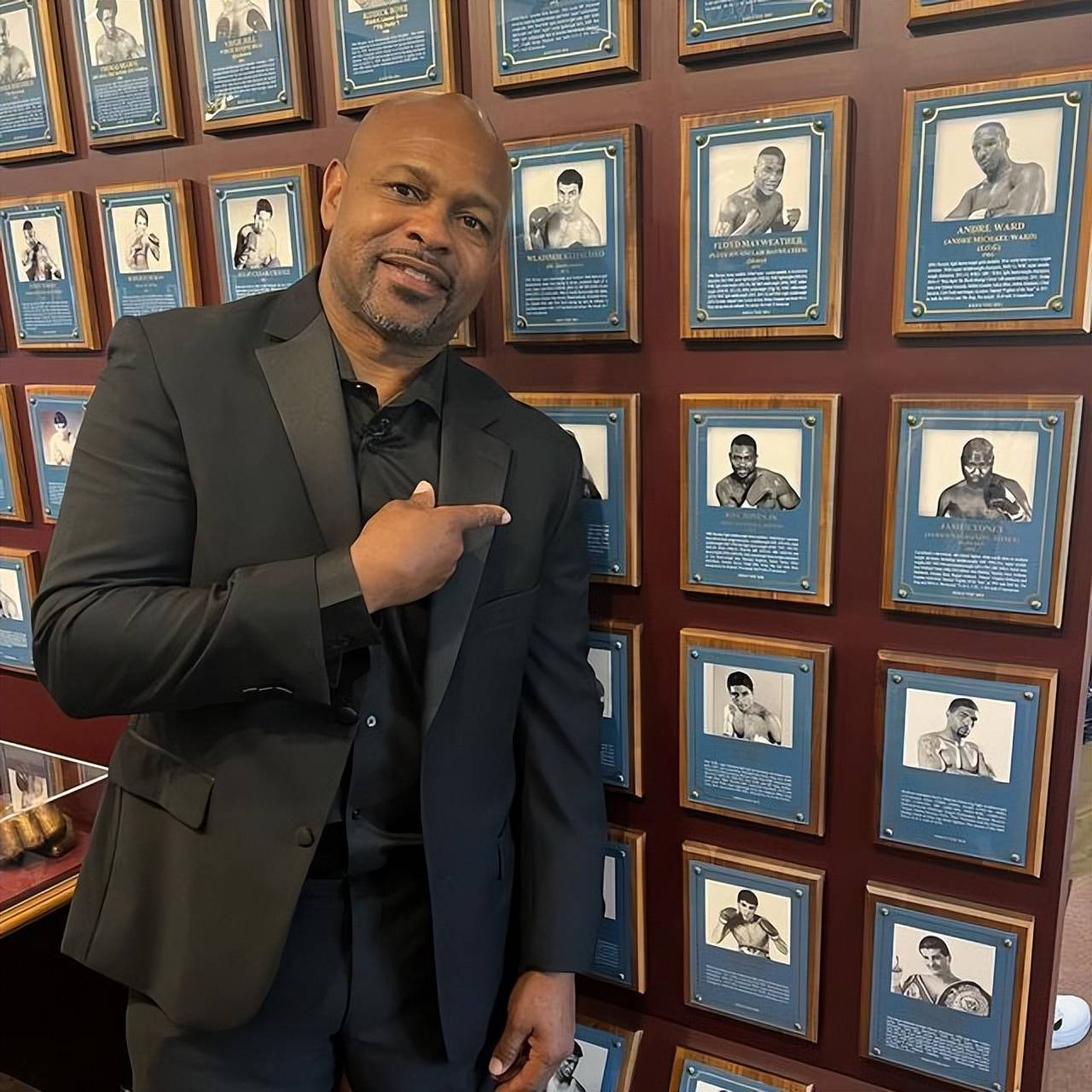 原创拳击之神罗伊琼斯首次曝光国际拳击名人堂戒指成就比肩阿里