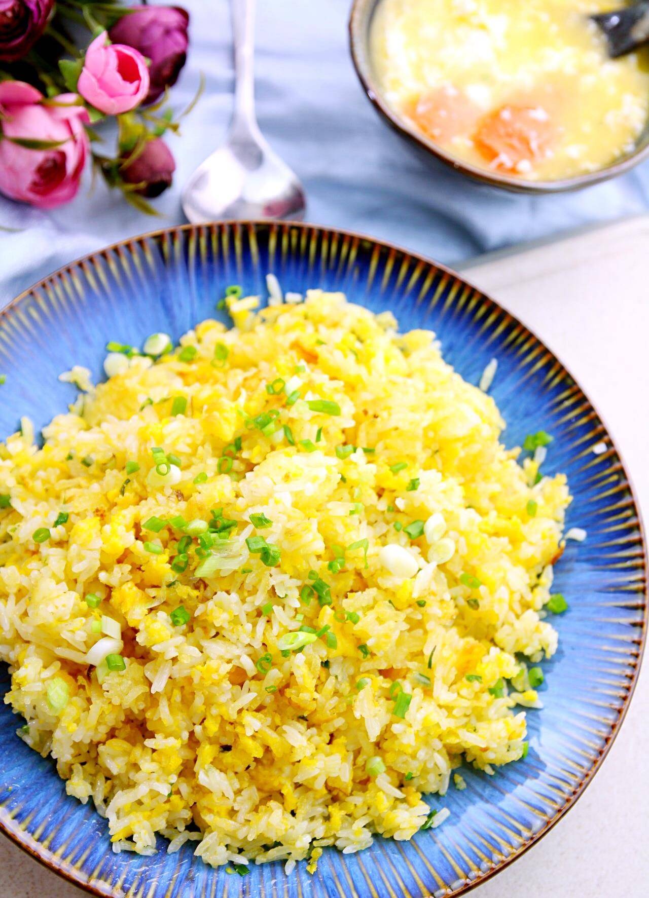 原创一碗蛋炒饭用5个蛋黄金蛋炒饭就是这么好吃