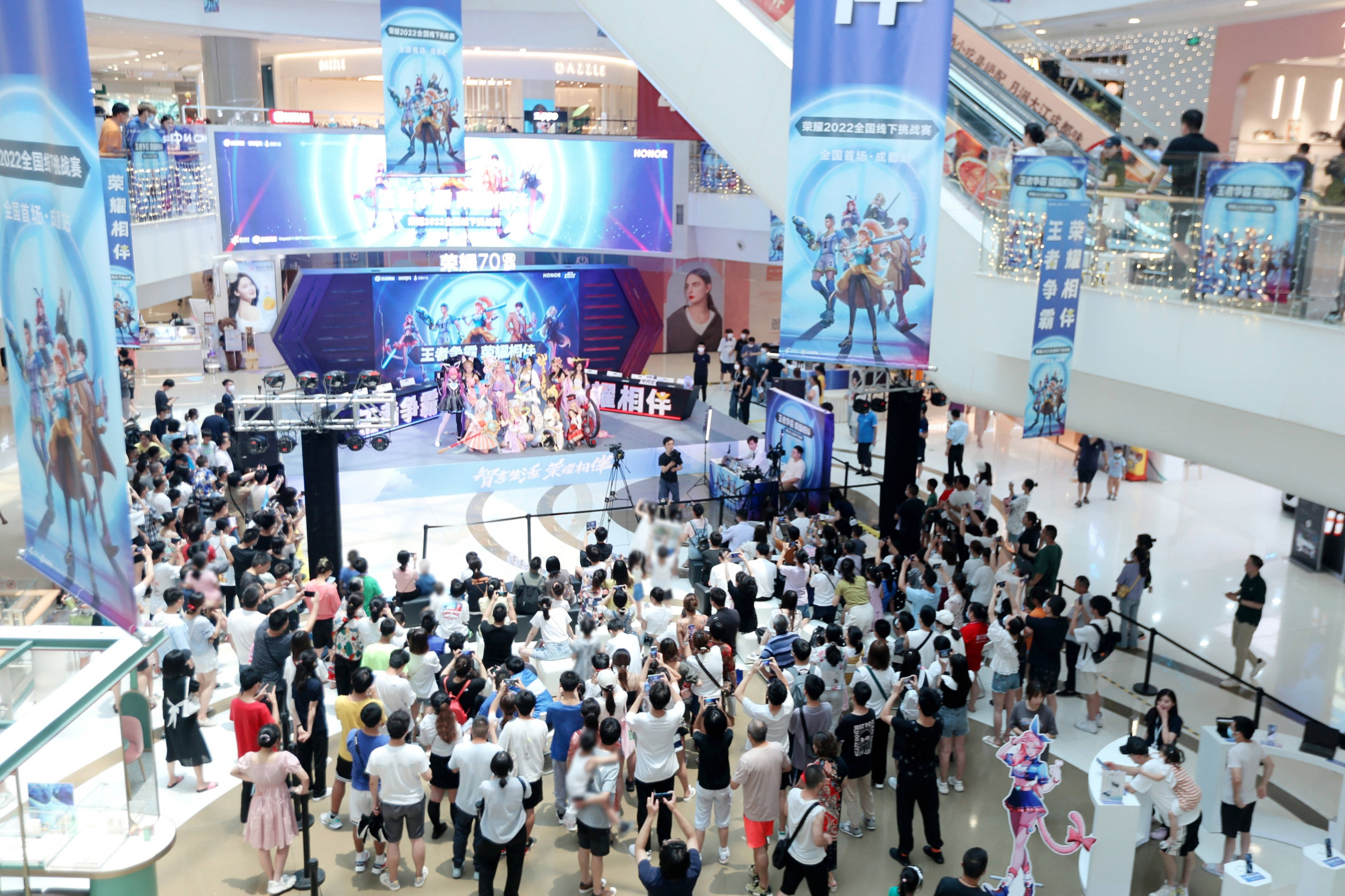 荣耀2022全国电竞挑战赛举行 荣耀70系列 荣耀earbuds 3 pro助力选手