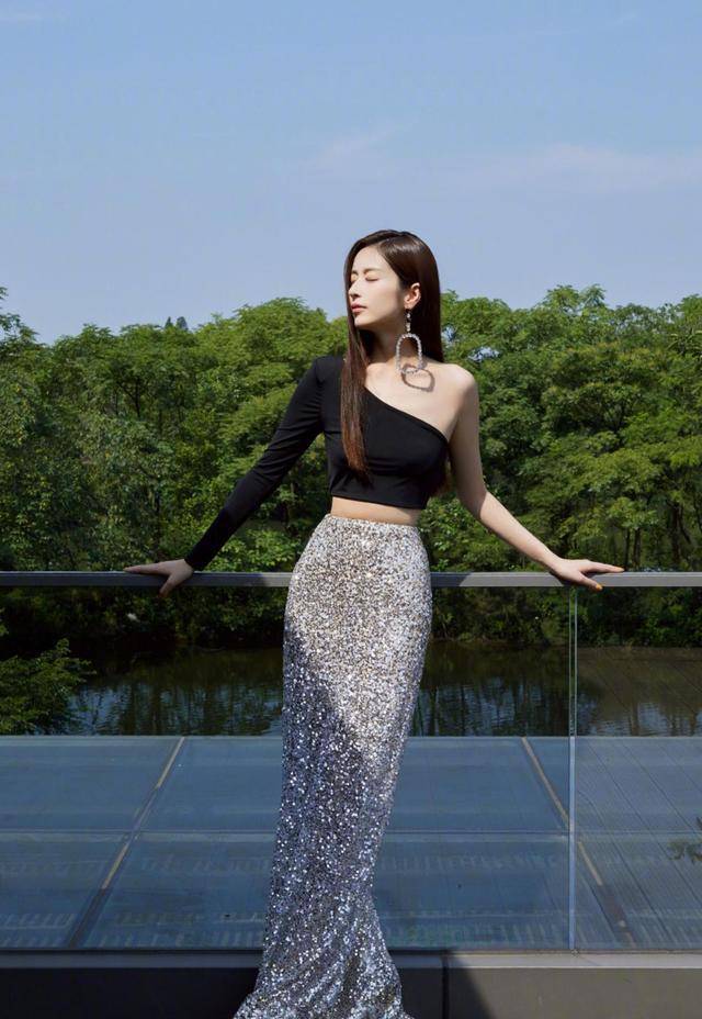 原创颖儿瘦身成功美出新高度细腰长腿颜值气质我觉得比刘涛还美