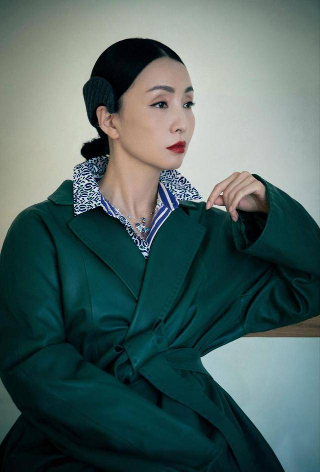 原创陶虹真的奔五了吗穿裙子还像小姑娘一样气质太年轻了