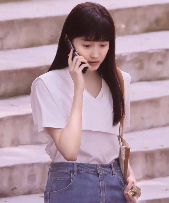 原创都说关晓彤齐刘海不好看n年前旧照曝光才知学生时代有多惊艳