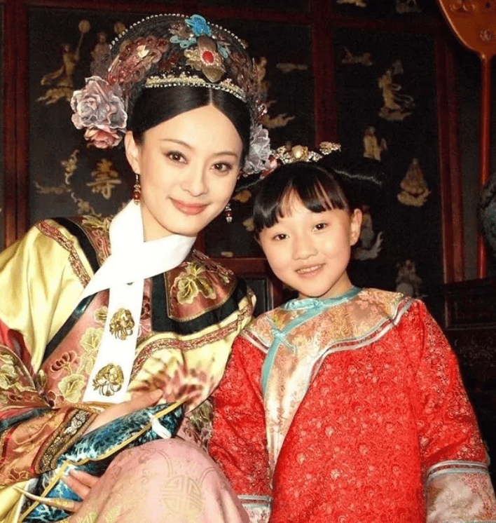 原创甄嬛传的胧月已经17岁了新剧和边程组cp还演过秦昊女儿