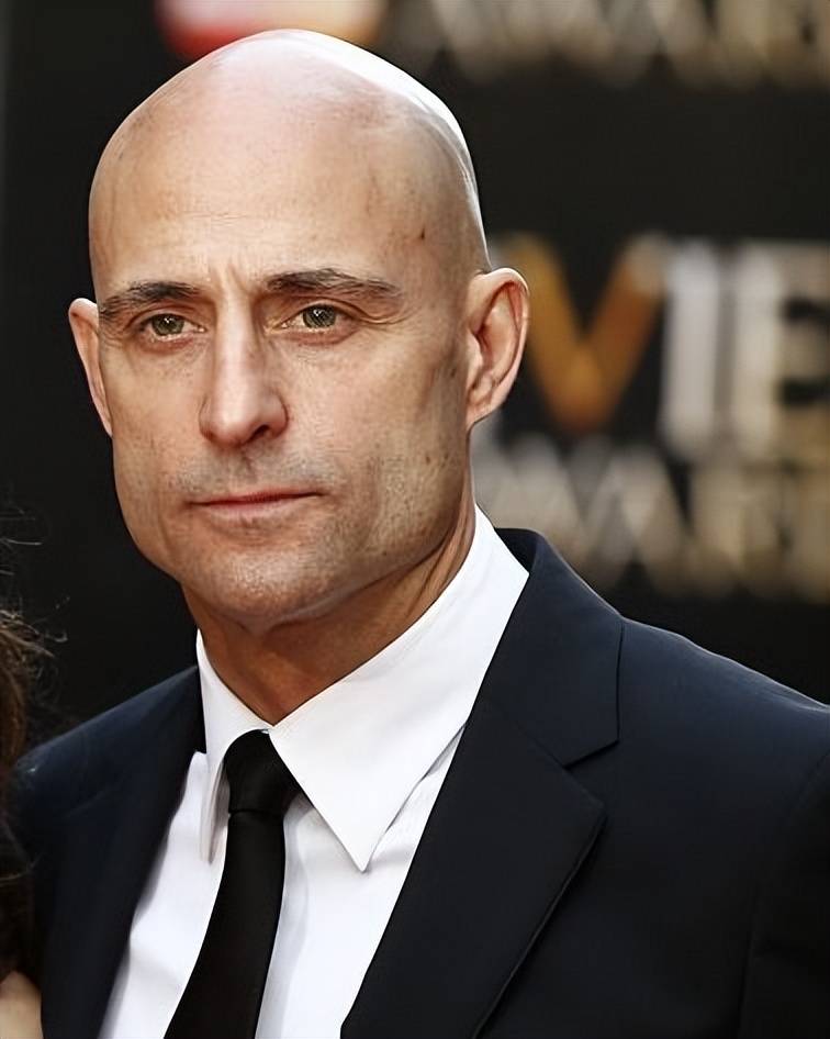 原创15位知名演员秃头前后对比照有的更有魅力有的一言难尽