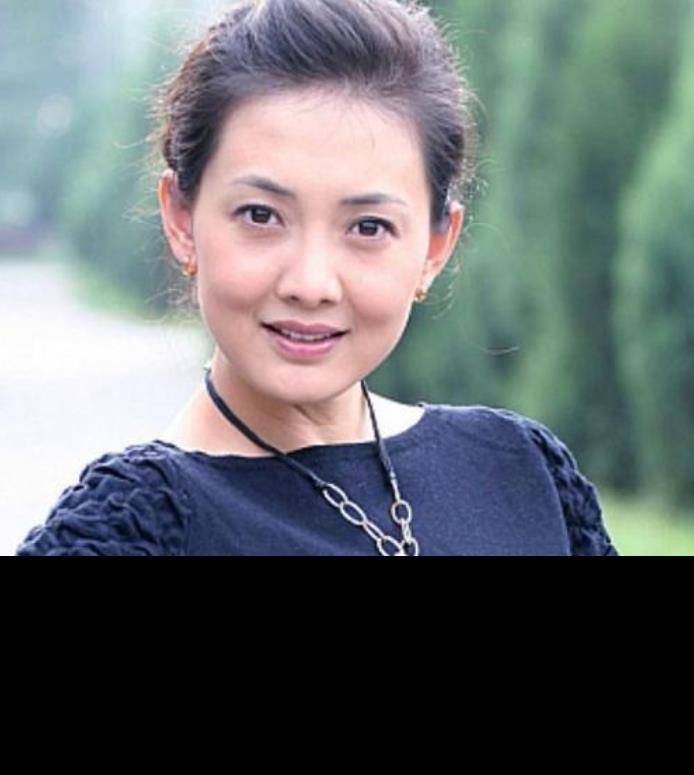 原創47歲牛莉丈夫罕見亮相背景竟如此不簡單難怪結婚24年不願曝光