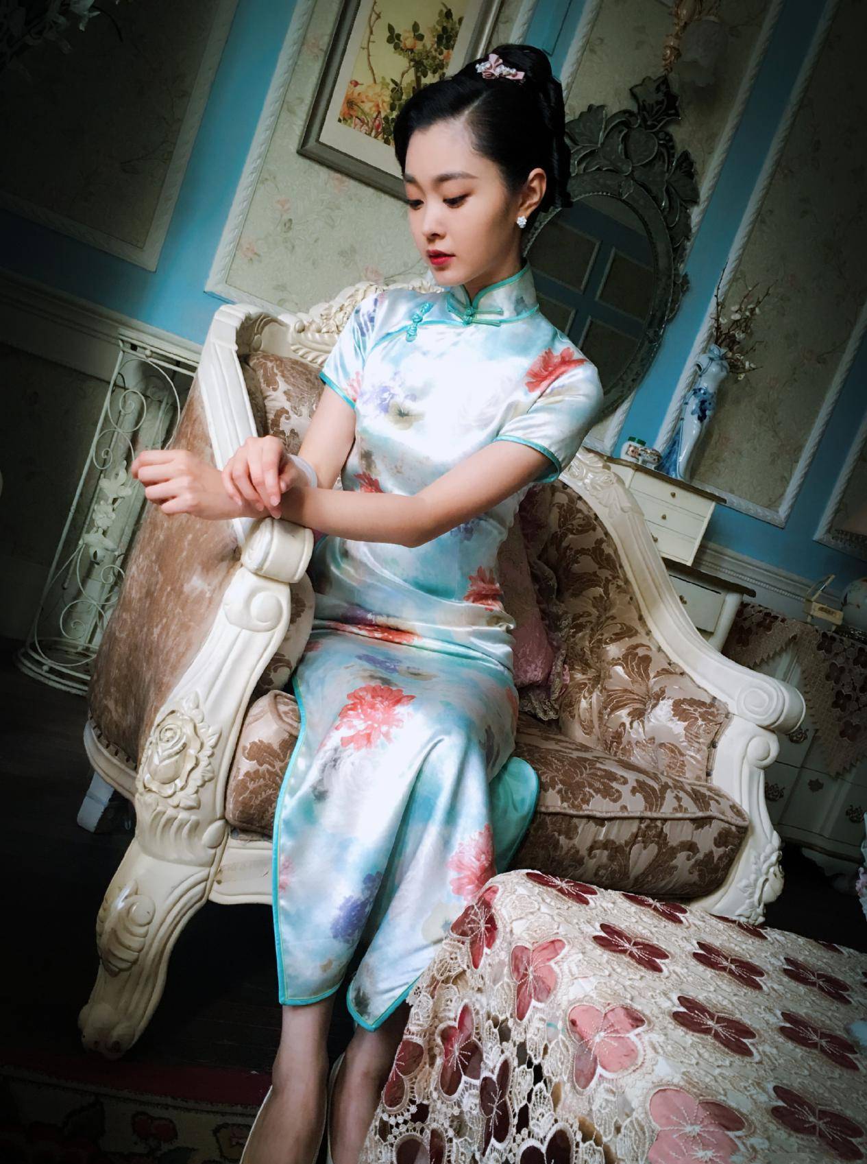 原创有一种好身材叫宋轶穿旗袍身材凹凸有致展现女性优雅气质