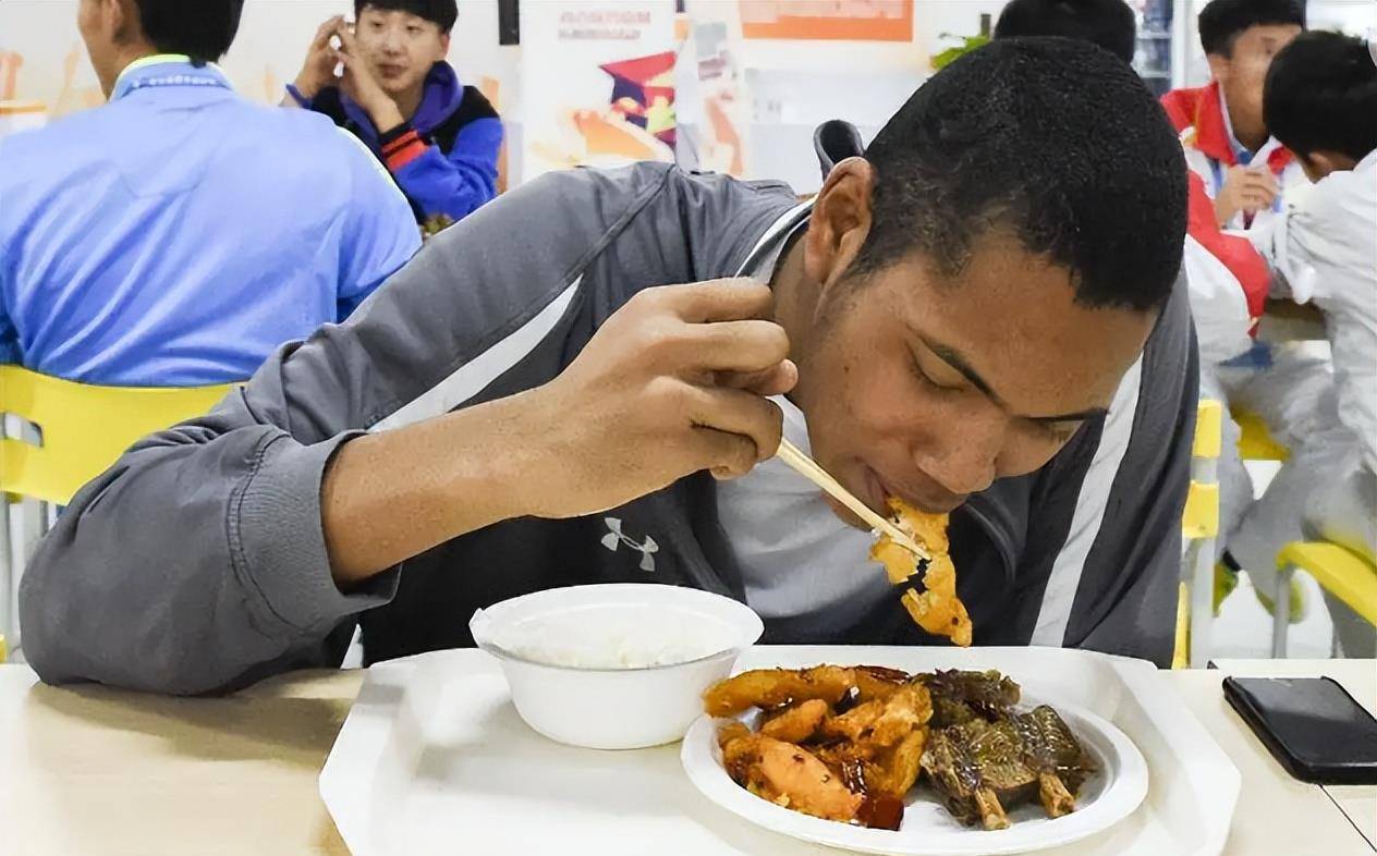 "黑化"城市广州,为何黑人数量越来越少?