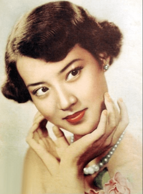 上个世纪50年代的香港影坛,横空出世一个美女明星.