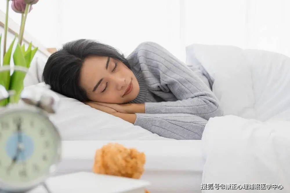 周末补觉的危害可能比熬夜还大