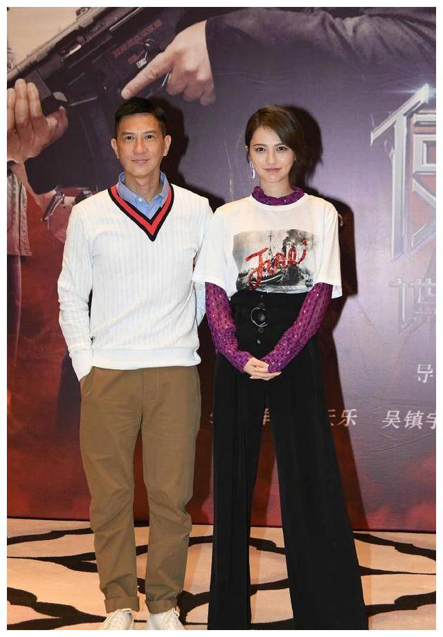 三套造型亮相《使徒2》发布会,气质出众_孙雅_时尚_女神