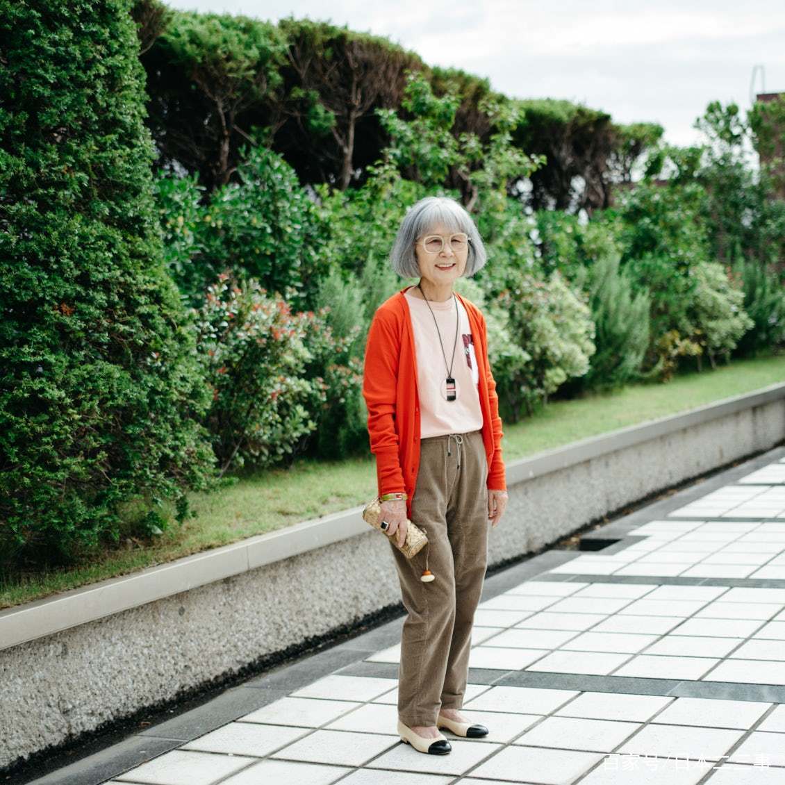 国外80岁老太太的晚年穿搭体面又精致用一身素雅穿出优雅