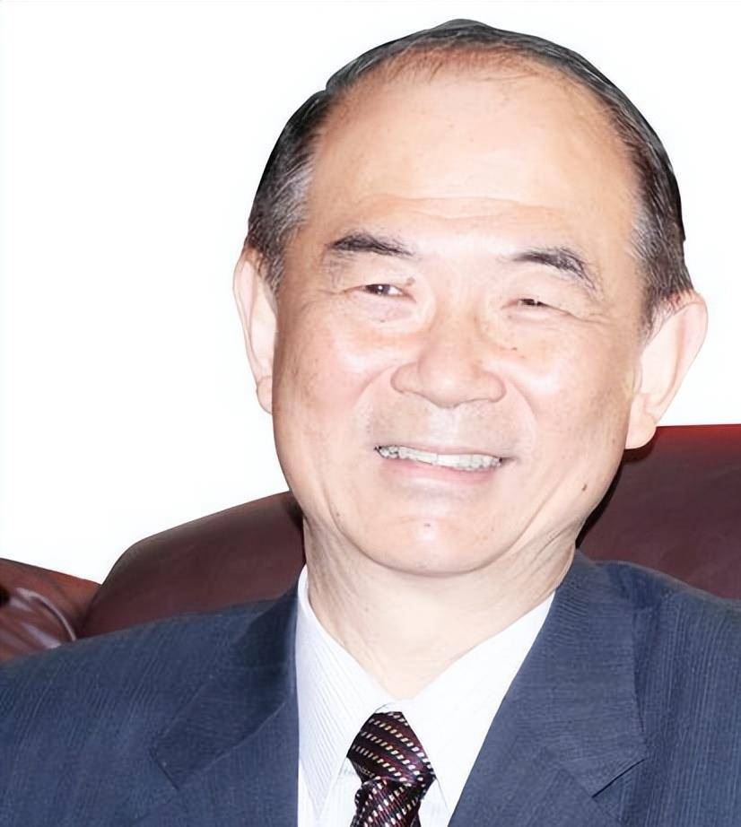 次子胡为善,或许是血脉中延续着父母的优良基因,成绩也十分优秀,毕业