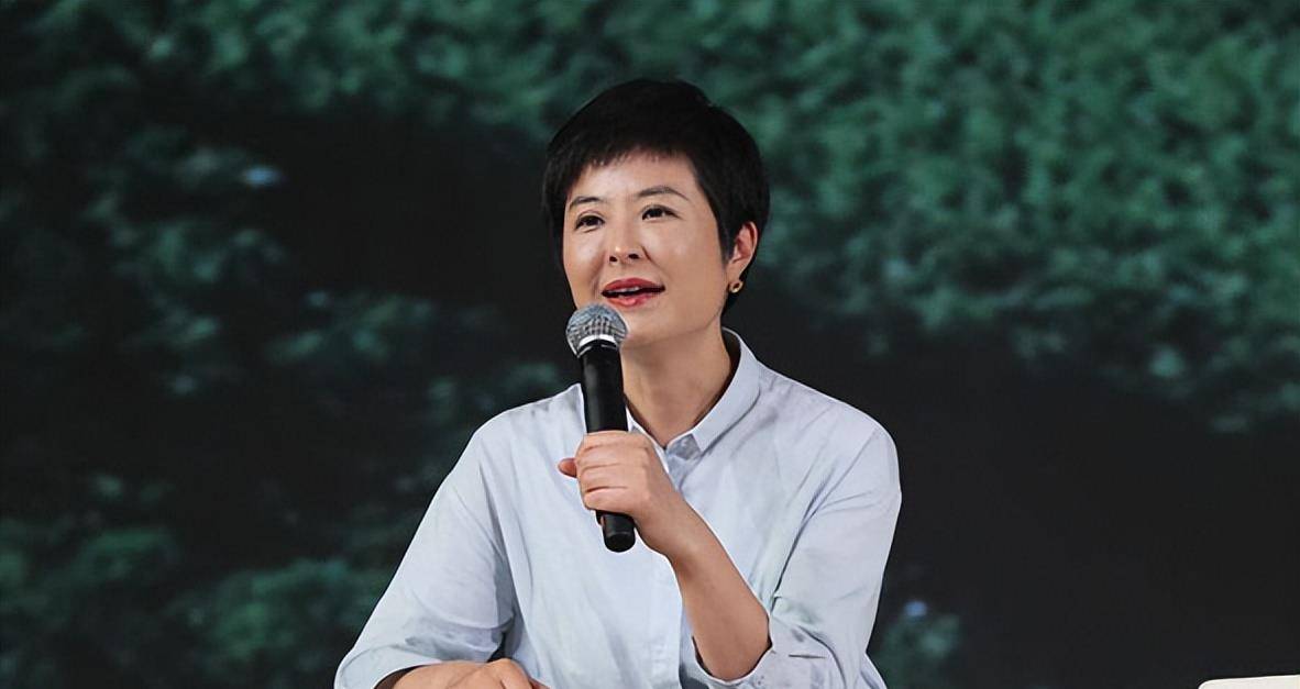 "央视一姐"张泉灵误诊离职,投资"二混子"147万,实现高收益_陈磊_漫画