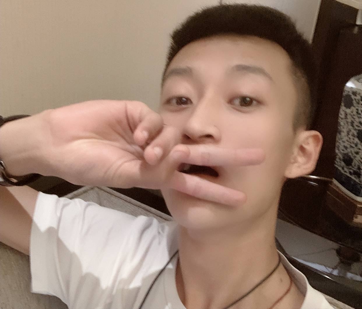 原创网红天道人气稳定收入居高不下外站刘一手眼红转型户外