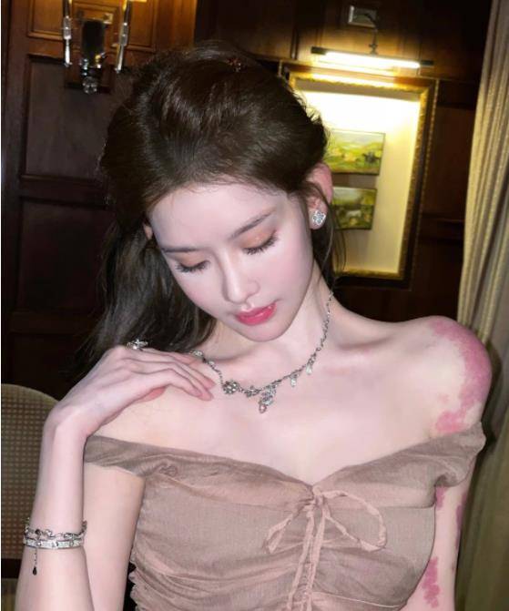 王岳伦新女友身份疑曝光,千万网红,曾被豪门求婚,网友:太夸张_花珊珊