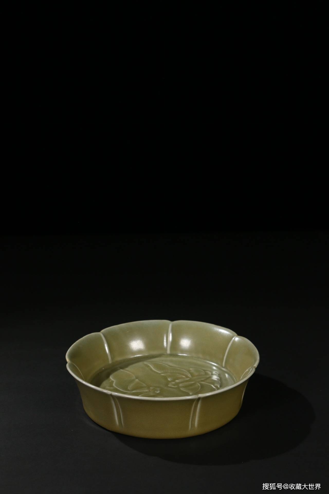 回流:越窑荷口洗._青瓷_工艺_风尚