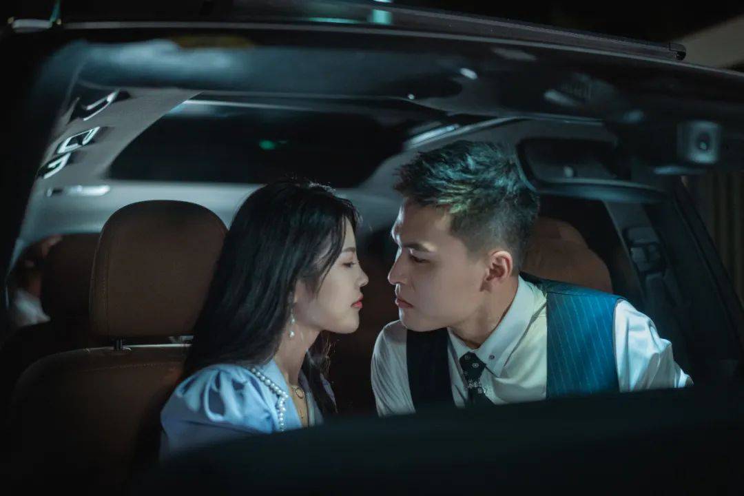 抖音短剧总裁在上圆满杀青保安逆袭一爽到底