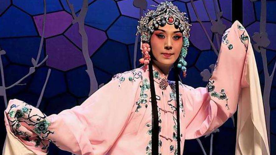 "梅派大青衣"史依弘:不顾反对嫁给李成儒,离婚14年至今仍单身_北京