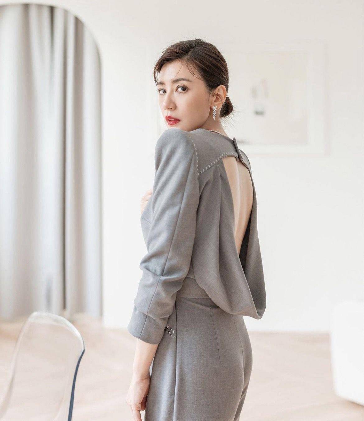 贾静雯「大胆穿搭」霸气外露!