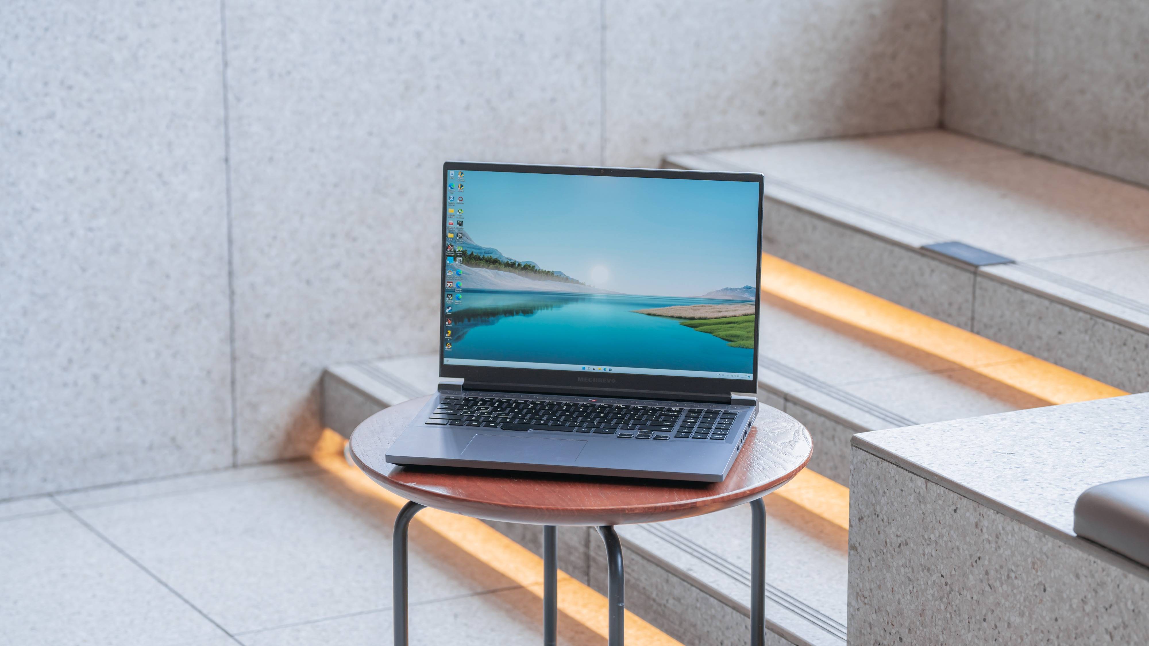 机械革命蛟龙 16:AMD 锐龙 7 6800H + 140W 满血 RTX 3060 的硬核游戏本