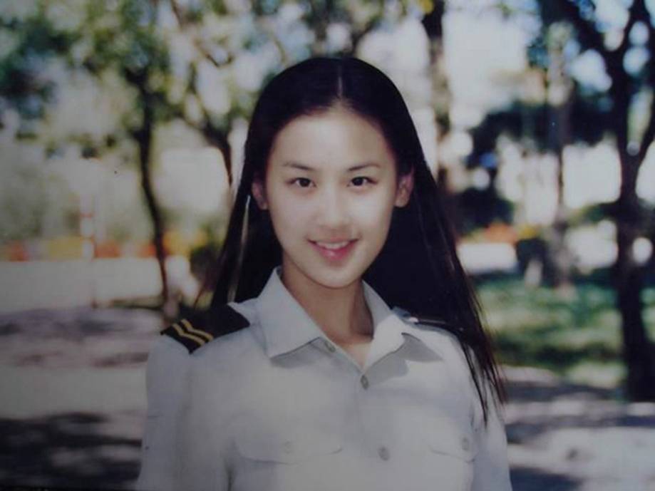 明星们的老照片美美的刘亦菲水灵灵的黄圣依张张引人回忆