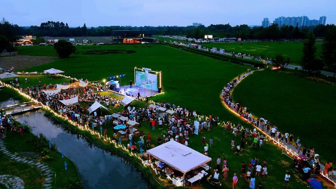 平凡人演唱会,在朗基产业稻乡渔歌现场举行_田园_乡村_音乐