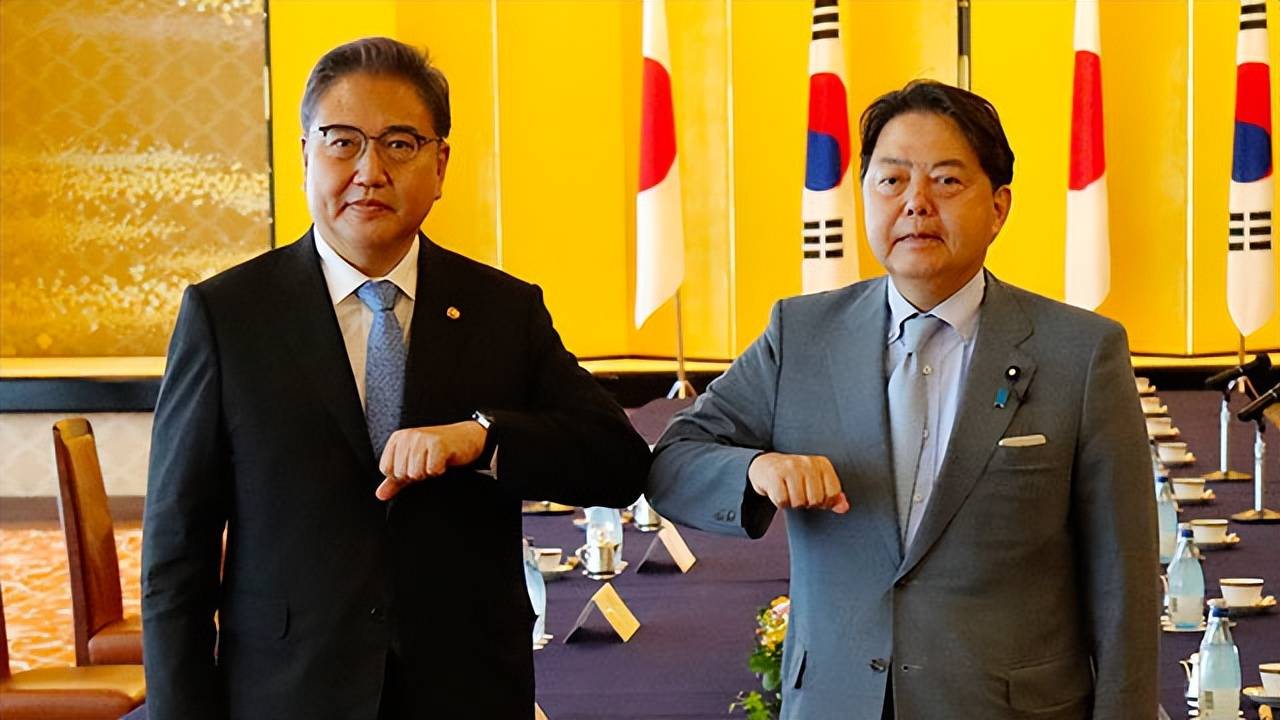 文在寅执政时期,因为历史问题,韩国劳工案问题,日本破天荒地对韩国